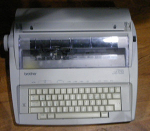 Brother GX-6750 Electronic typewriter w/ 6 ribbons, erase ribbon