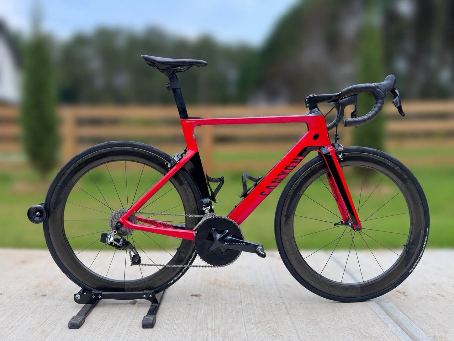 Canyon Aeroad CF SLX – SRAM Red eTap WiFli – Size 56 / M
