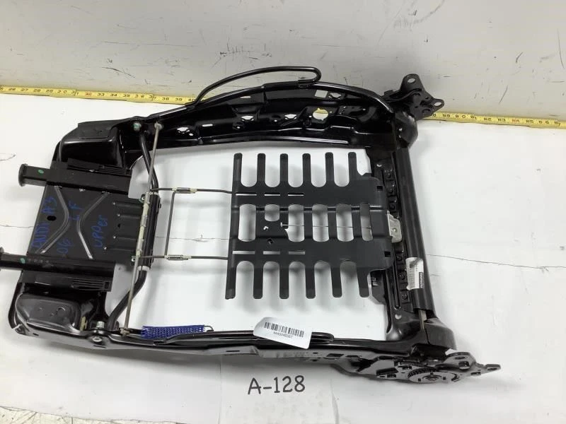 AUDI A3 2.0T 2006 2007 hatchback asiento del conductor delantero izquierdo respaldo superior marco OEM Foto 4 de 4