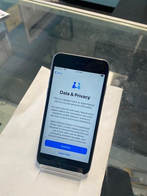 iPhone 7 black 32gb,unlocked,mint