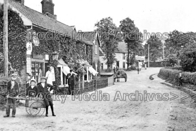 nuu-28 The Post Office, Dennington Nr Framlingham, Suffolk 1914. Photo
