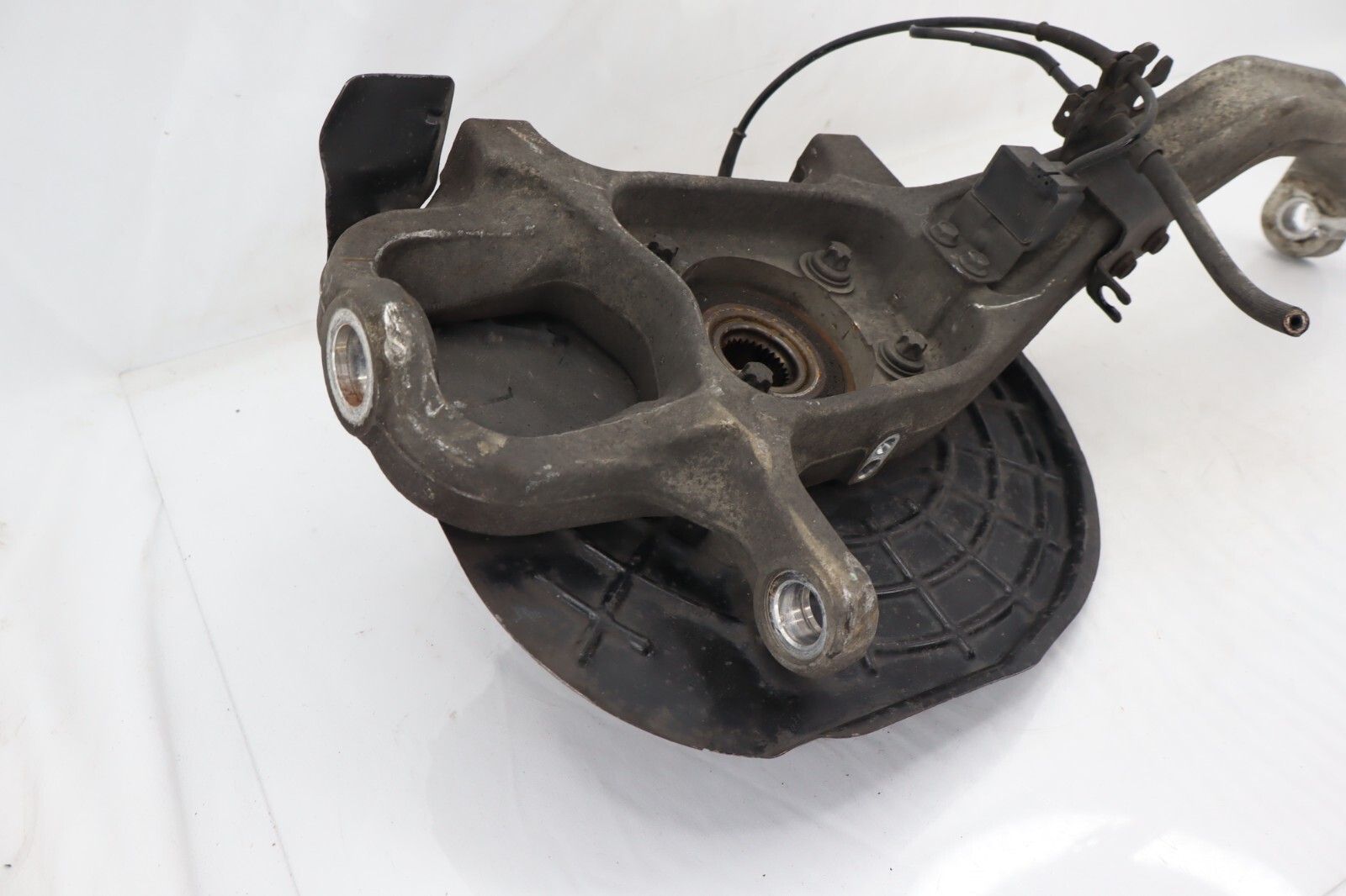 MASERATI GHIBLI AWD FRONT RIGHT PASSENGER SIDE SPINDLE KNUCKLE HUB OEM 2014-2016