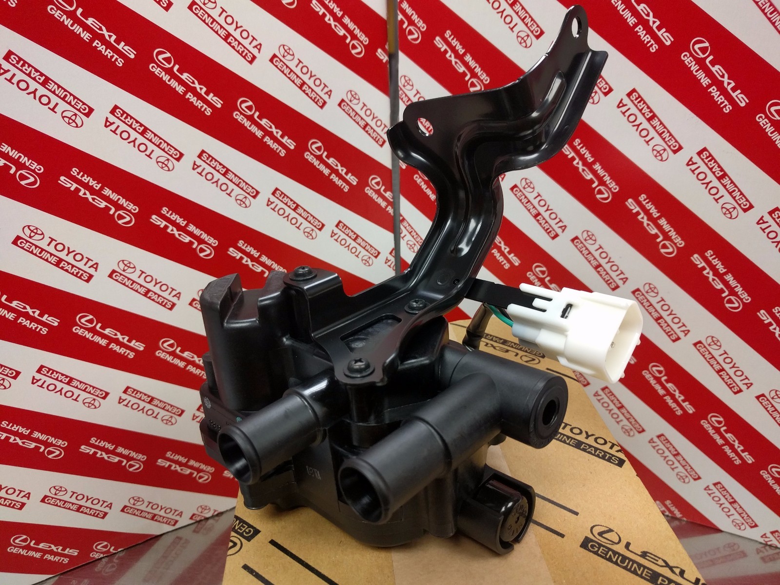 20042009 Toyota Prius Coolant Control Valve GENUINE TOYOTA OEM NEW