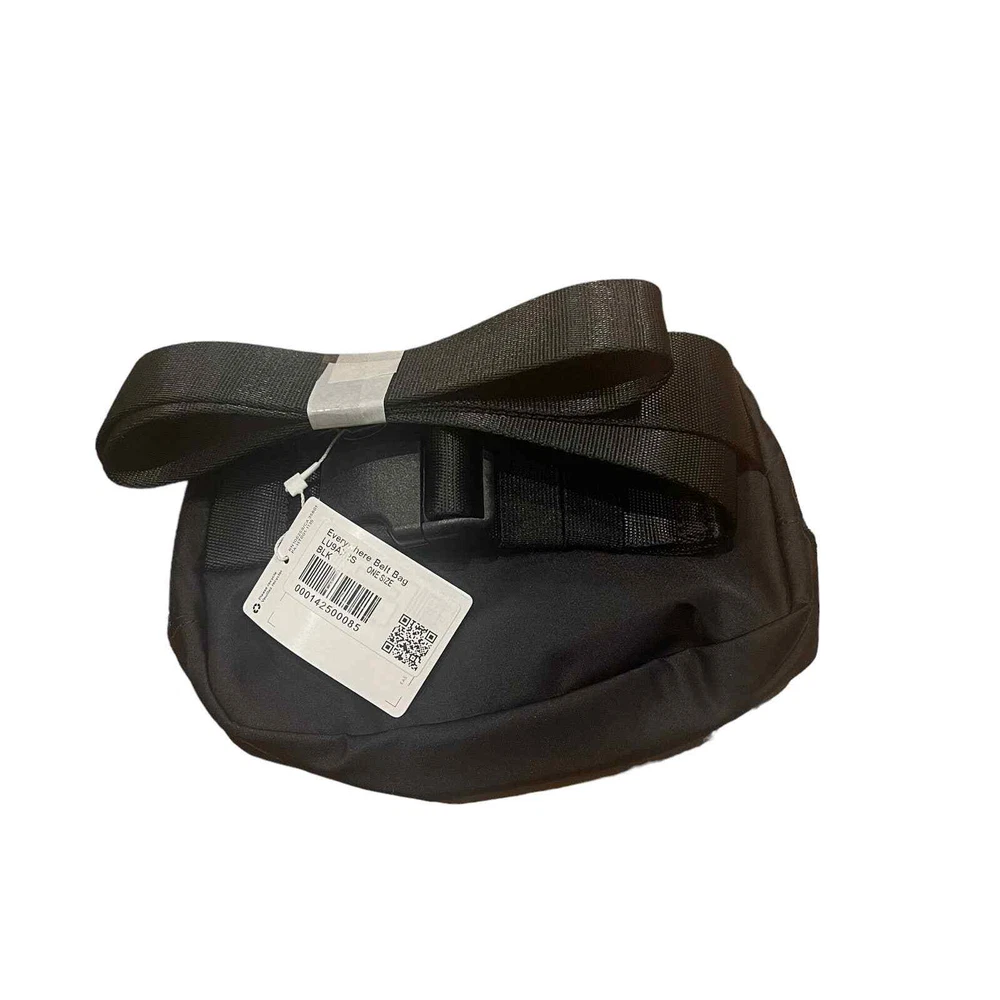 Lululemon Everywhere Belt Bag in Black One Size