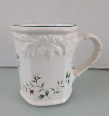 RARE Pfaltzgraff Winterberry Sculptured Large Oversized - MUG - Coffee Tea 