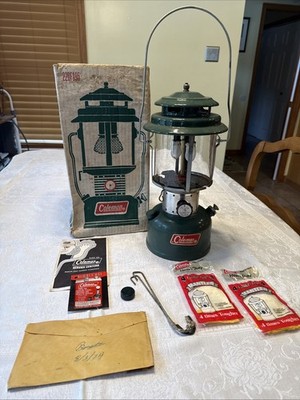 Vintage 1974 Coleman 220F195 Two-Mantle Green Lantern W/ Original Box & Mantles