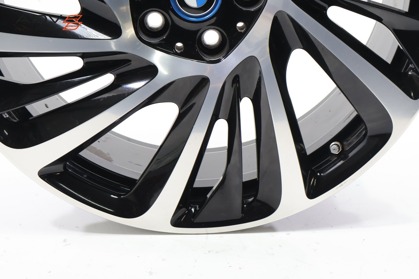 2014 - 2020 BMW i8 I12 FRONT LEFT WHEEL RIM 7.5Jx20 H2 IS 40 & CAP & TPMS OEM