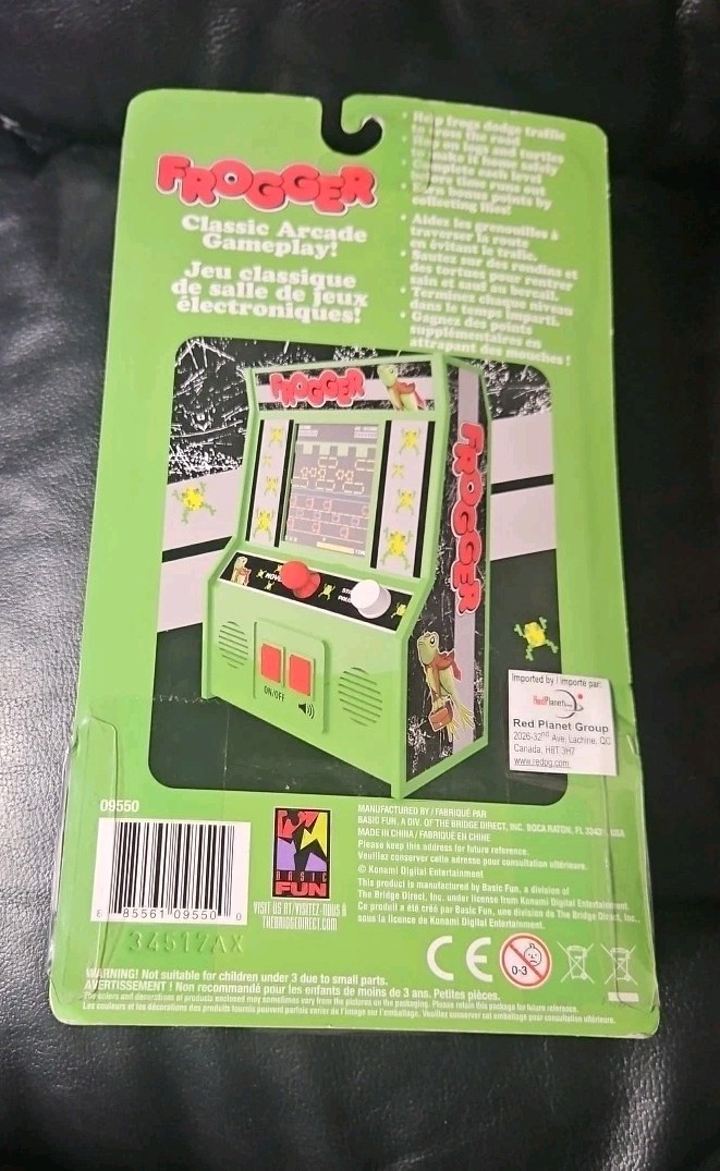 レトロゲーム　フロッガー　ミニアーケードゲーム　09550正規品 Amazon.co.jp: ベーシックファン フロッガー ミニ アーケードゲーム
