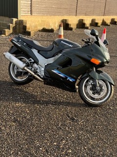 Kawasaki ZZR 1100 1996 18k miles. Full Remus Exhaust lovely condition