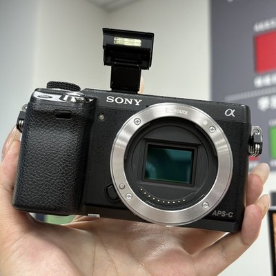 Sony NEX-6 16.1MP APS-C Digital Camera Only Body English - 90%New