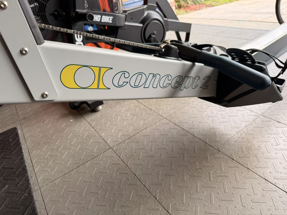 Máquina de Remo Interior Concept2 RowErg Modelo D con Monitor PM5 - Uso Muy Ligero Foto 2 de 4