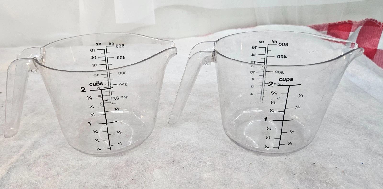Pair Matching Plastic Liquid 2 Cup MEASURING CUPS w Handles