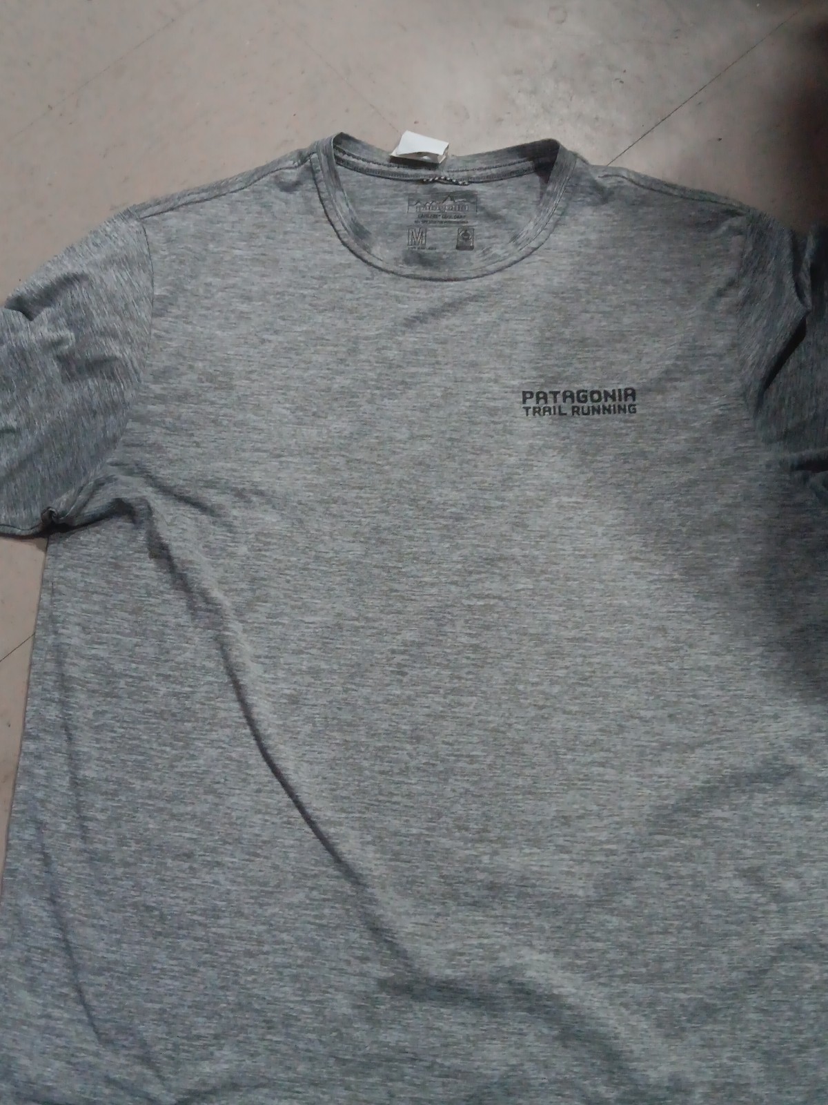 Patagonia Trail Running Men's Gray Polyester Short Sleeve T-Shirt Size M