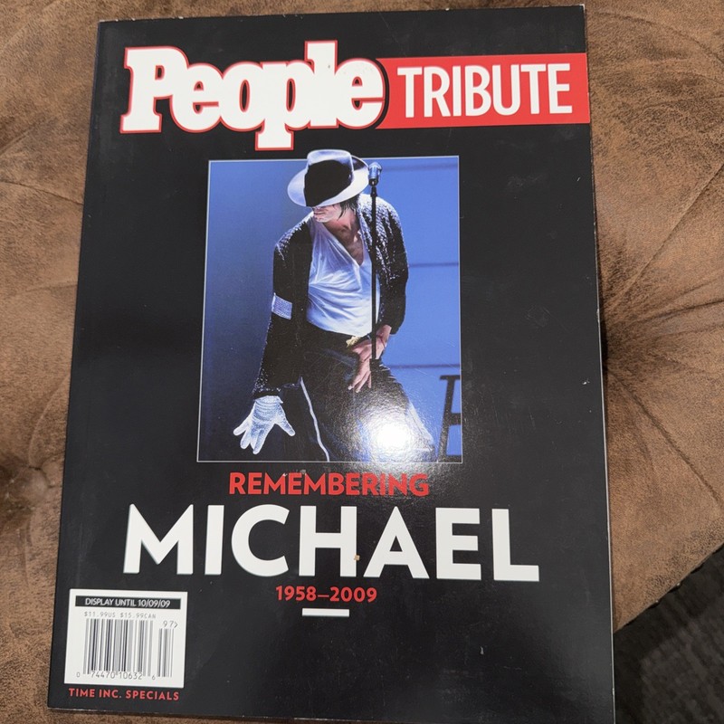 People Tribute Remembering Michael 1958-2009 Michael Jackson. 2009 Paperback