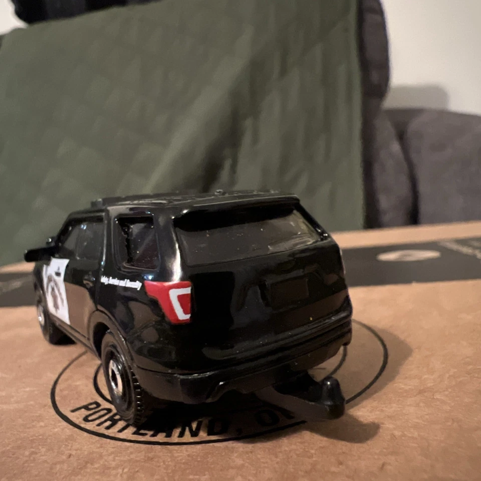 Matchbox CHP 2016 FORD EXPLORER INTERCEPTOR UTILITY California Highway Patrol - Image 4 of 4