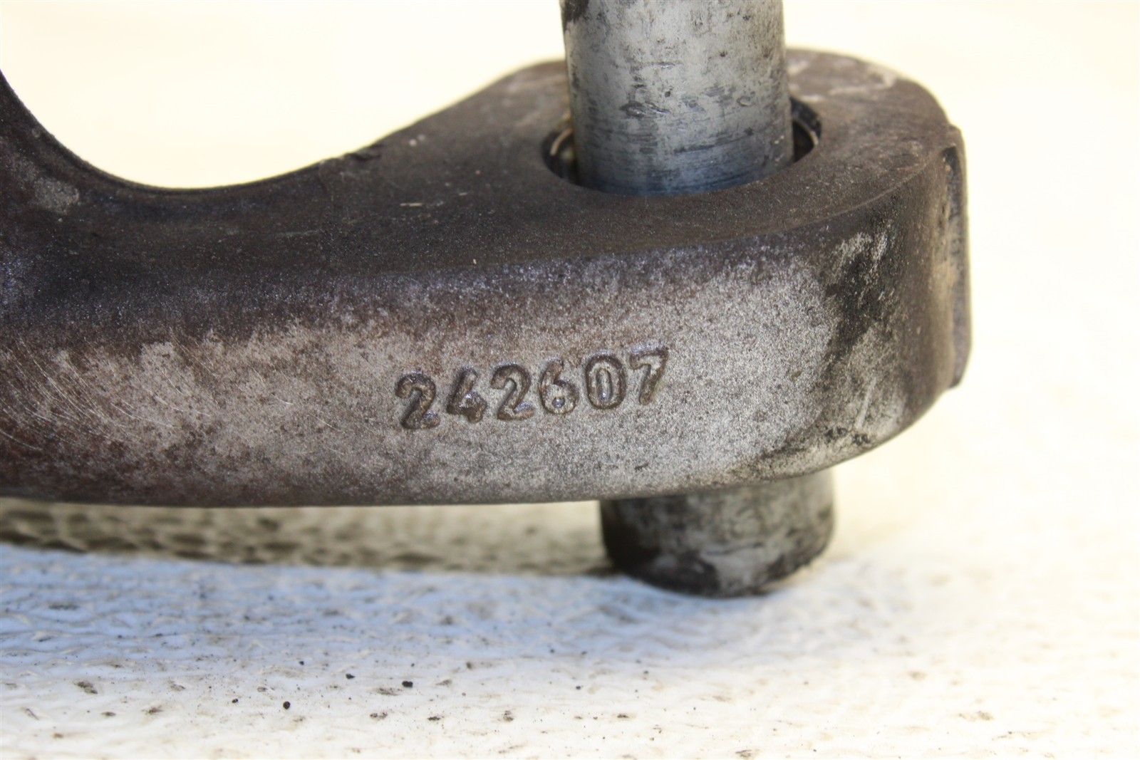 2008-2019 Maserati GranTurismo Rear Right Knuckle Spindle RH S08-19