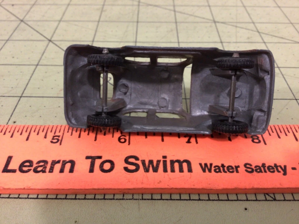 Vintage metal Tootsietoy bronce VW Volkswagen Bug, Beetle, ¡Envío gratuito! Foto 3 de 3