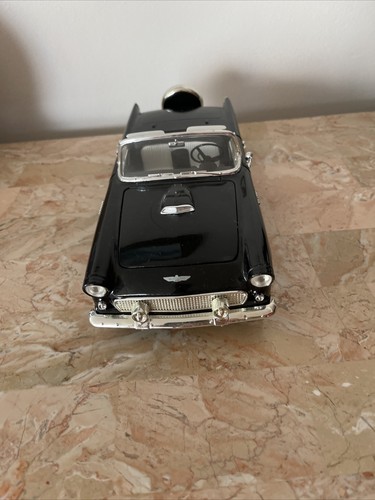 Raro 1:18 Escala Negro 1956 FORD THUNDERBIRD CONVERTIBLE Diecast Por REVELL