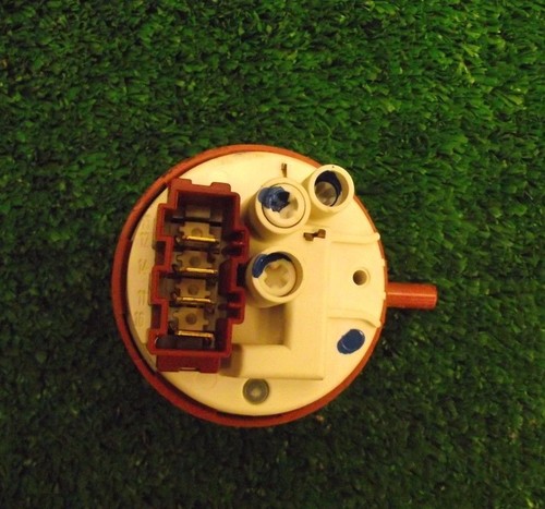 Waschmaschine HOTPOINT WMF540 Druckschalter