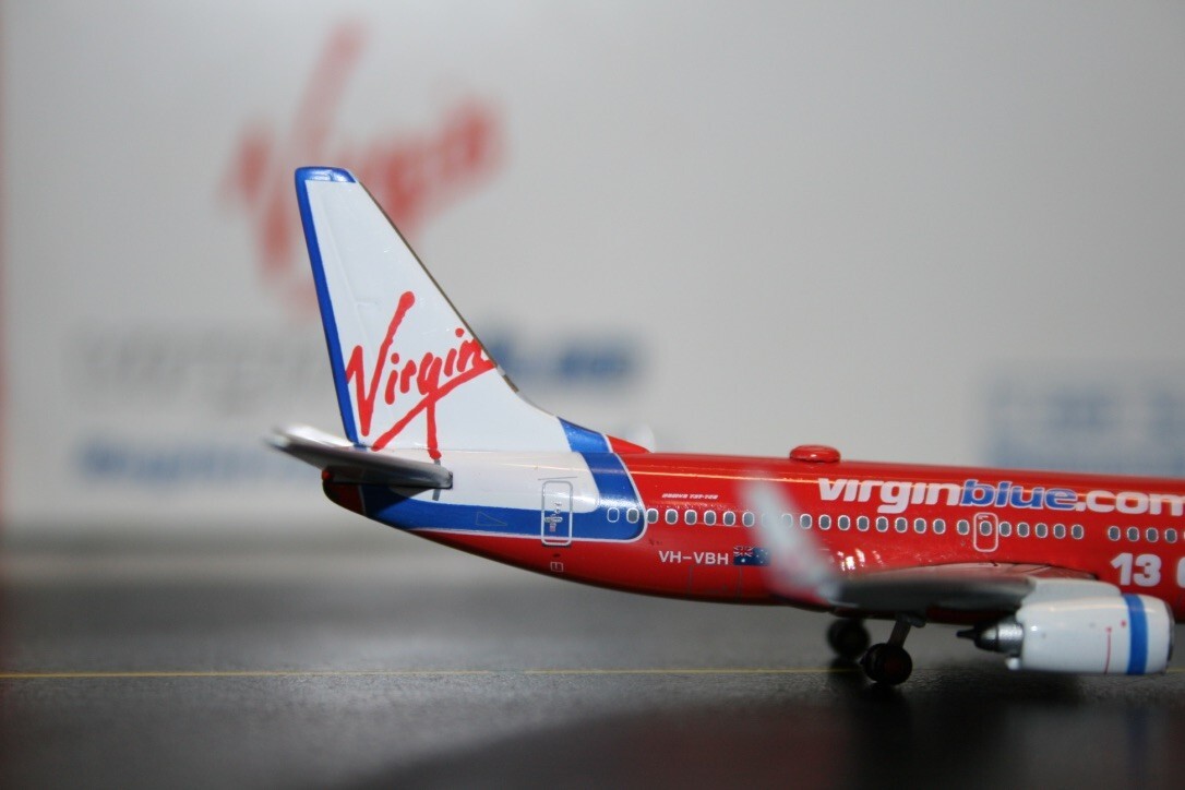 Boeing 737-400 Virgin Blue 限定版 1:200 Boeing 737-400 Virgin Blue 限定版 1:200 - メルカリ