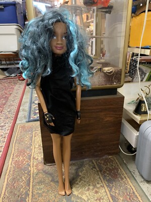 UMA Disney Descendants 3 Movie 28-inch  DOLL child size large 28'' tall READ