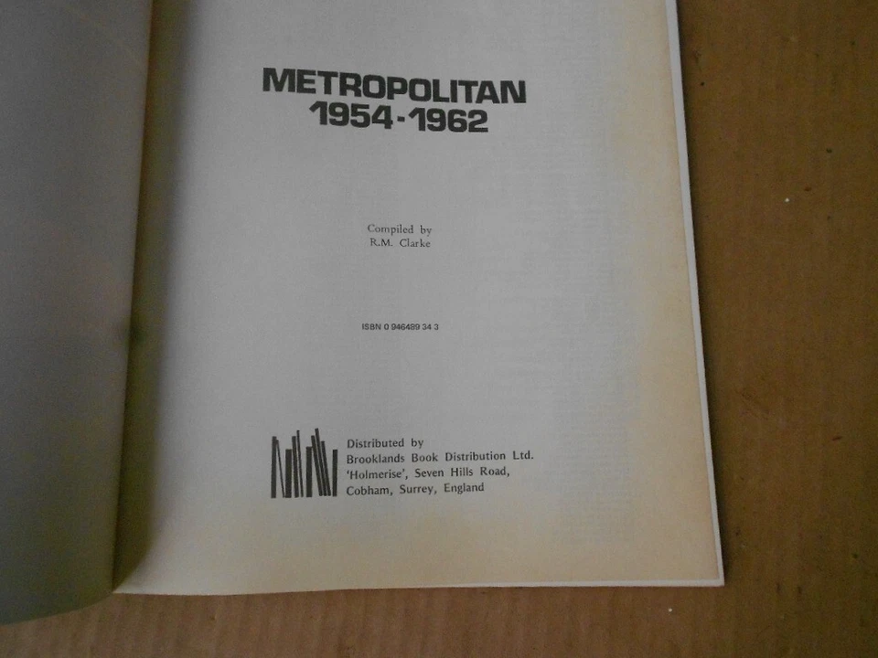 Brooklands Metropolitan 1954-1962 Road Tests Technical Data History Book - Image 2 of 4