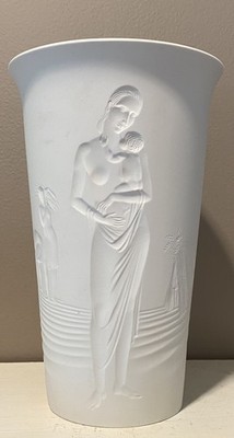 KPM Berlin Porcelain Siegmund Schütz Relief Intaglio Vase Deco Harvest 1930 s