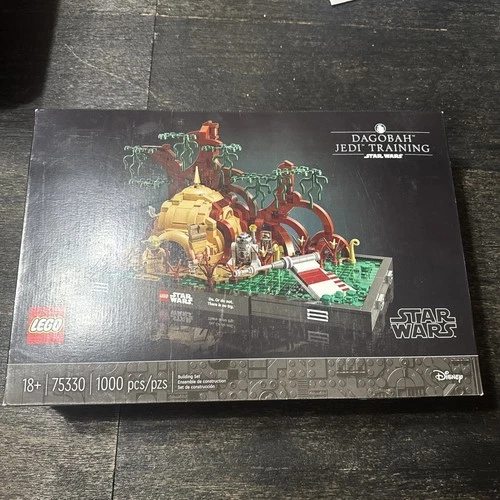 LEGO Star Wars: Dagobah Jedi Training Diorama (75330)