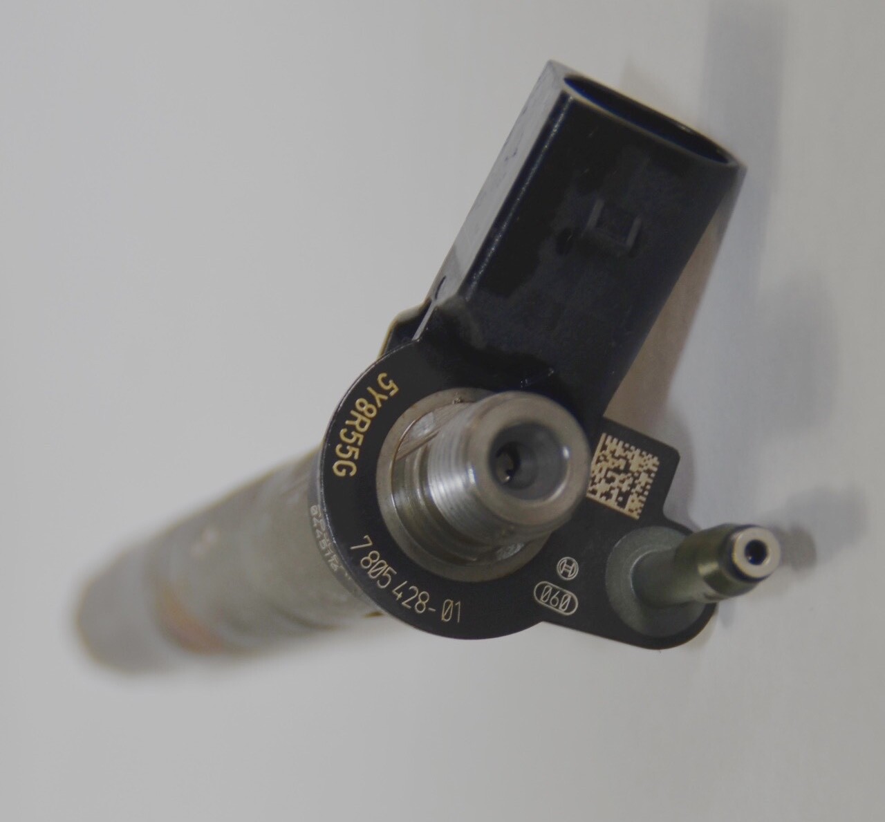 Injector BMW 1ER E81 320d 3ER E90 120d Injector 7805428 0445116024