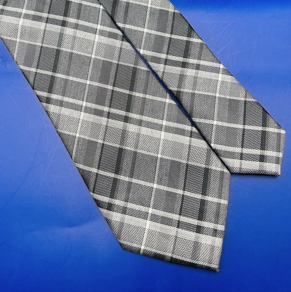 Gravata de pescoço masculina Calvin Klein padrão xadrez preto e branco em excelente estado usado - Imagem 2 de 4