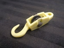 Gilbert Erector 827 - SINGLE SHEAVE - PULLEY BLOCK: Vintage 1960'S Cream White