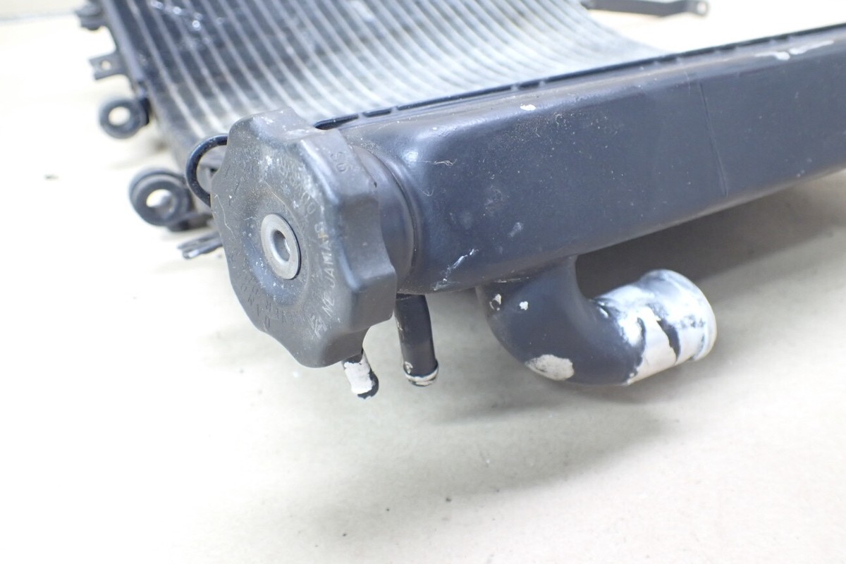 ゴッドです。 1998 KAWASAKI ZX900 DENSO COOLANT RADIATOR W/ CAP 122080