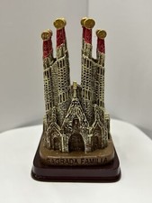 Spain Barcelona Sagrada Familia Souvenir 3D Table Desk Ornament Decoration GIFT