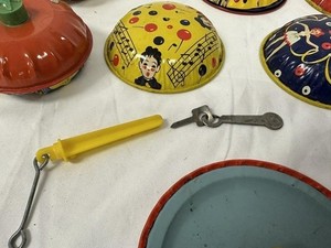 Vintage Tin Litho Noisemaker Toy Lot Clown Paddle Tops 