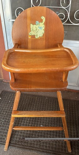 Vintage Wood Highchair*Kitten*Ball Of Yarn*child high Chair*38”h approx.*cat