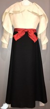 GUCCI Spring 2017 Ivory Pleated V-Neckline Black Red Bow Gown Silk Wool Size 36