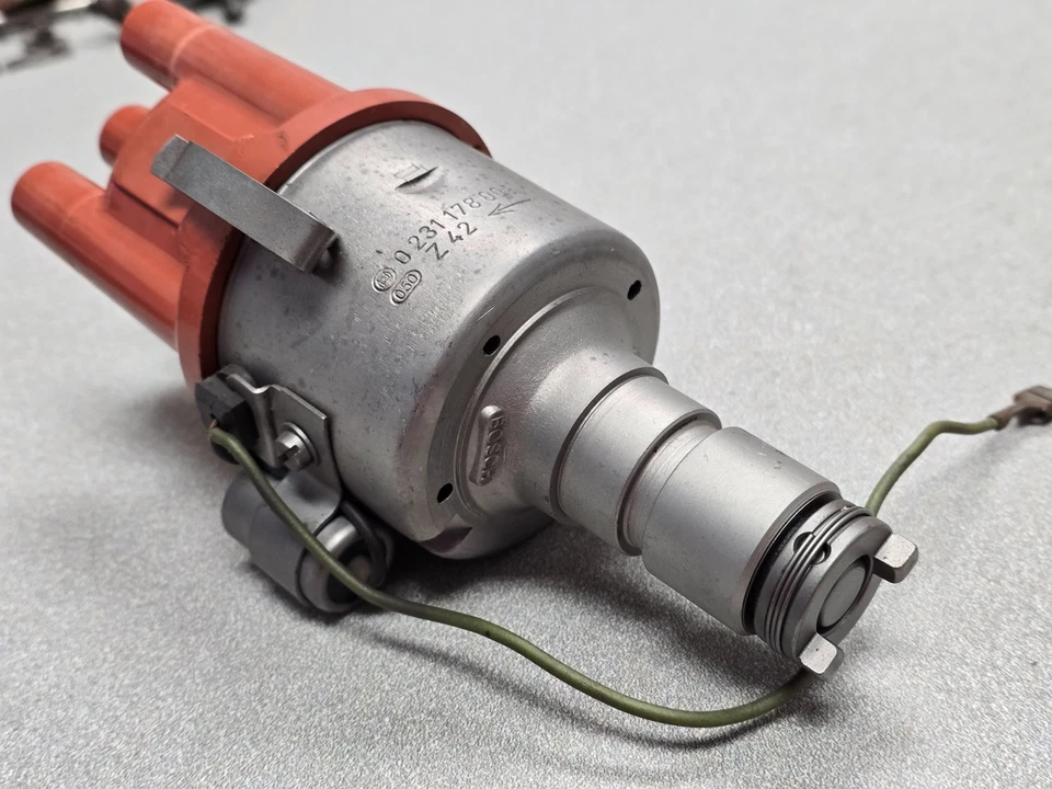 NICE USED ORIGINAL BOSCH VW PORSCHE 914 1.7 IGNITION DISTRIBUTOR FOR CARBS Z42 - Image 2 of 4