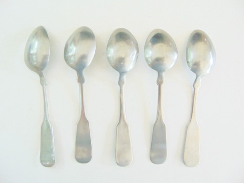 9 Antique Fiddle Tipped Silver Teaspoons - Picture 3 of 8