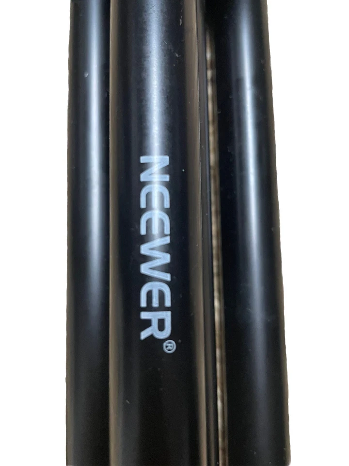 NEEWER NL660 Bi-Color LED Panel  Photography And Or Videography Studio Lighting - Image 2 of 4