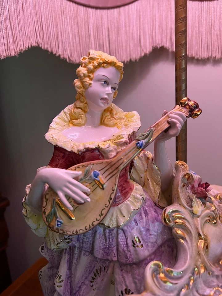 Lámpara de mesa vintage Capodimonte enorme figura de cerámica de D. Polo Uiato, 44" de alto Foto 3 de 4