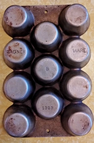 Vintage Wagner Ware Cast Iron Popover Muffin Pan B  #1323 11 Cup Heavy