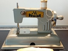 antikes Blechspielzeug: Kinder- Nähmaschine Regina, mechanisch