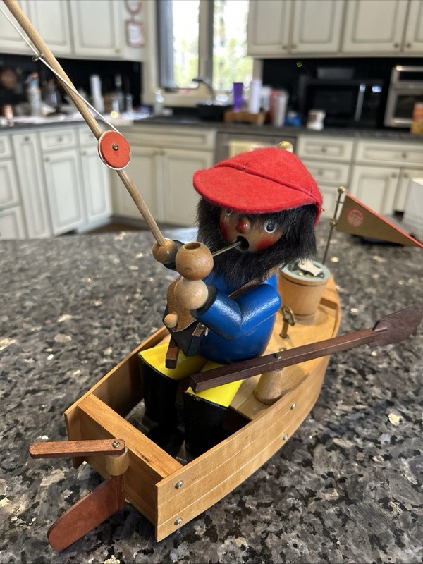 VTG Steinbach Movable Musical S767 Smoker Fisherman In Boat 11” Long Works