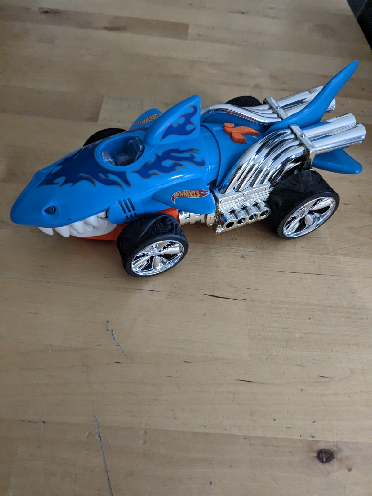 Hot Wheels Extreme Action Shark Cruiser Working With Lights, Sounds