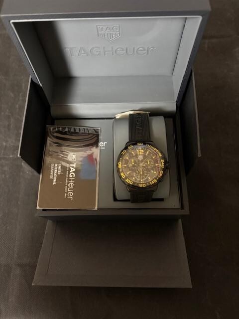 TAG Heuer Black Rubber Unused Quartz Analog Men's