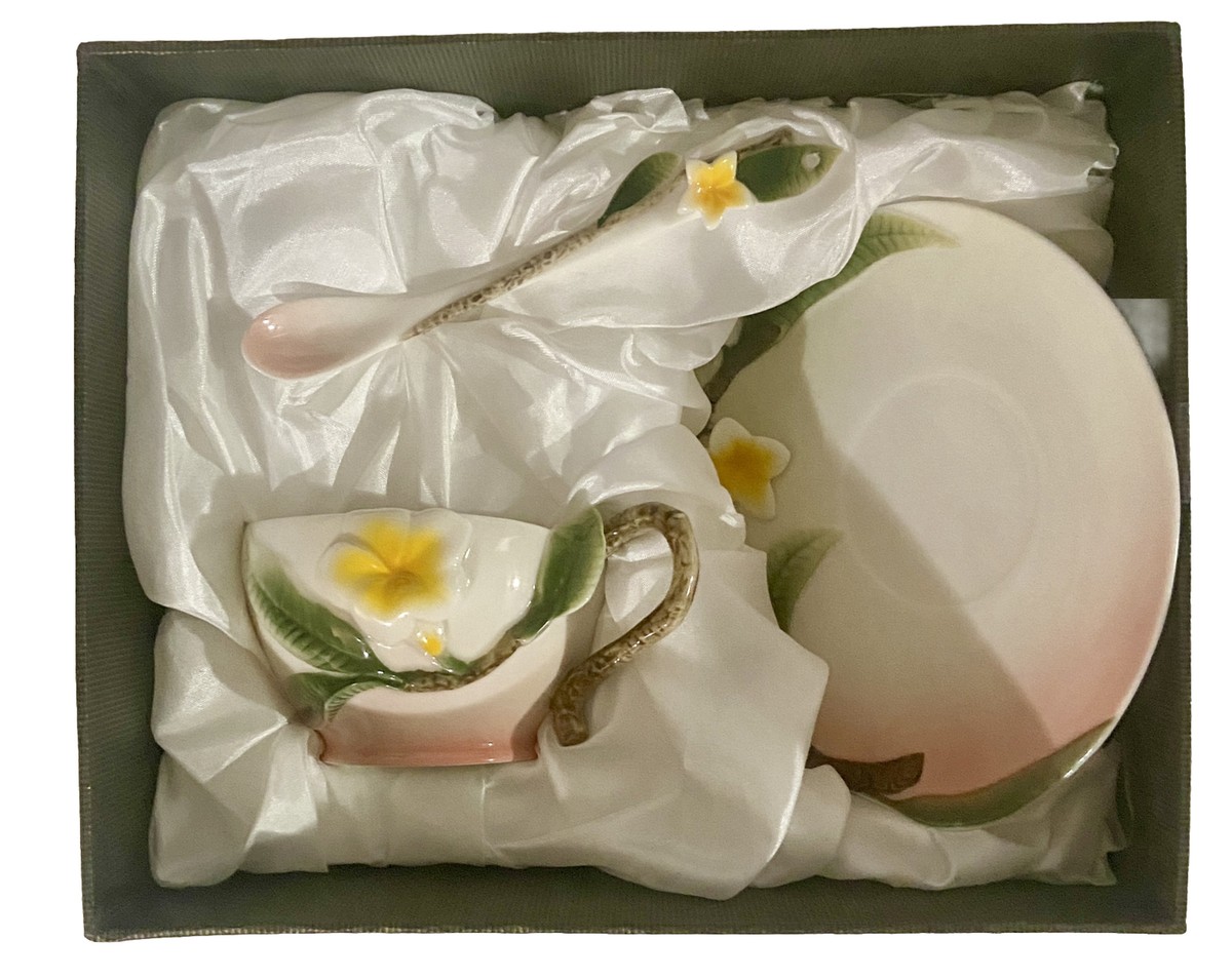Alii Hawaiian Porcelain Plumeria Floral Tea Coffee Cup, Saucer 