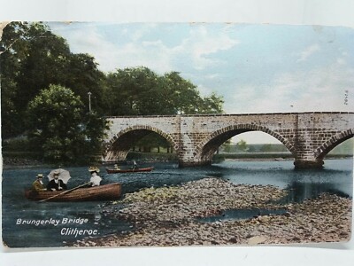 Menschen genießen Tag Boote an der Bungerley Bridge Clitheroe antike Postkarte um 1905