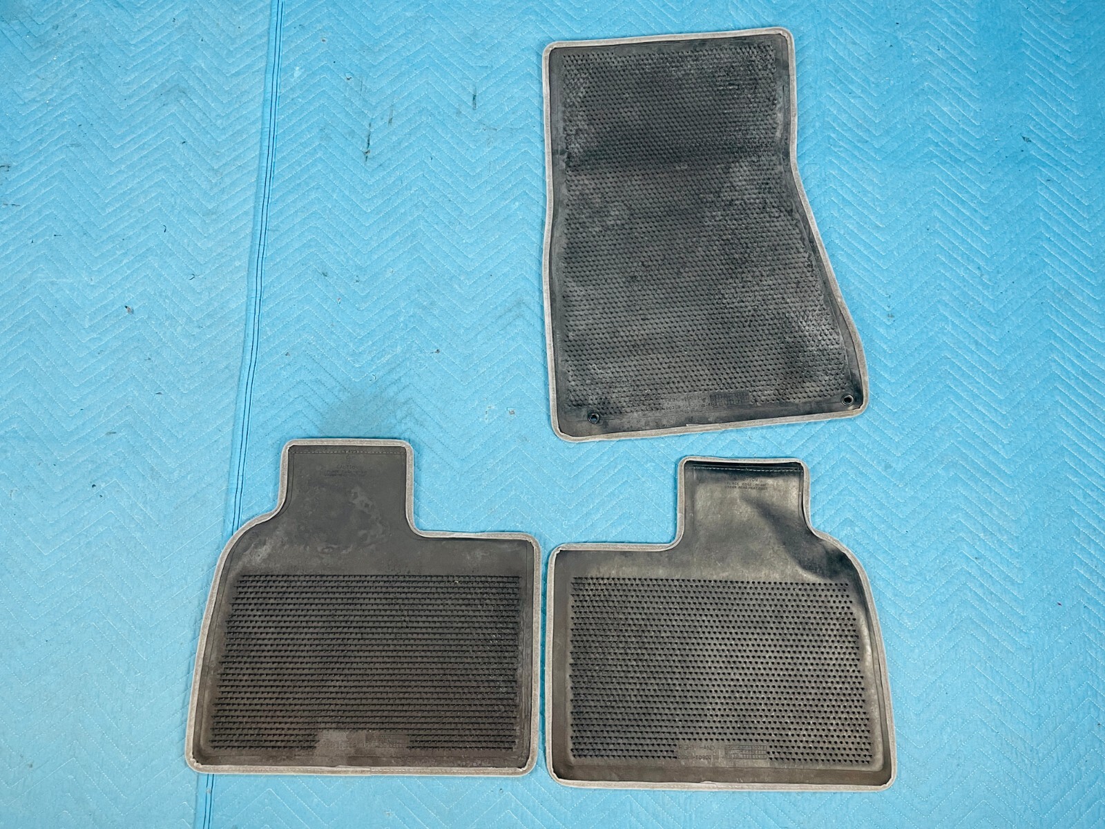 Lexus LS400 Front RH, Rear RH & LH Floor Mats GrayLA15 3pc Set 19901994 OEM eBay