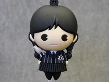 Wednesday NEW * Wednesday and Thing Clip * Blind Bag Series 2 Key Monogram