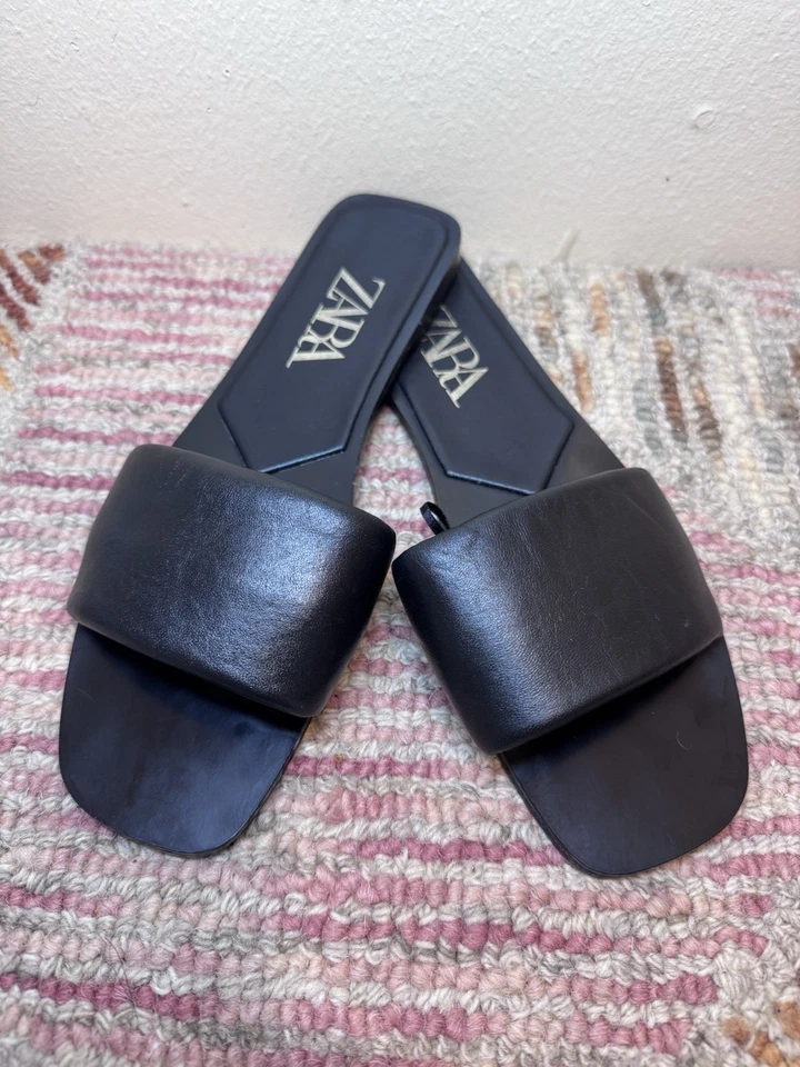 Slides pretos elegantes Zara 9,5 - Imagem 2 de 4